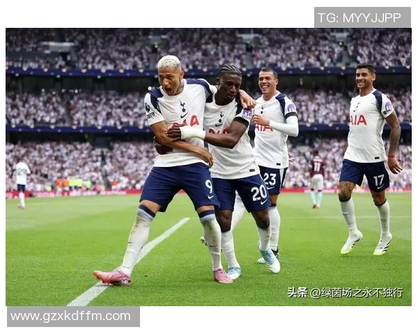 卢顿主场迎战曼彻斯特联期待精彩对决双方球员全力以赴争取胜利 卢顿主场迎战曼彻斯特联期待精彩对决双方球员全力以赴争取胜利