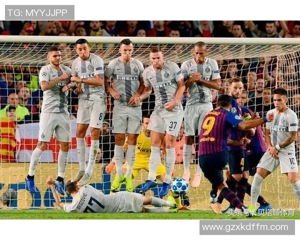 国米与里昂激战正酣最终结果揭晓引发球迷热议 国米与里昂激战正酣最终结果揭晓引发球迷热议