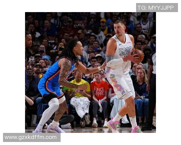 快船与掘金季后赛第三场激战回顾球员表现与战术分析